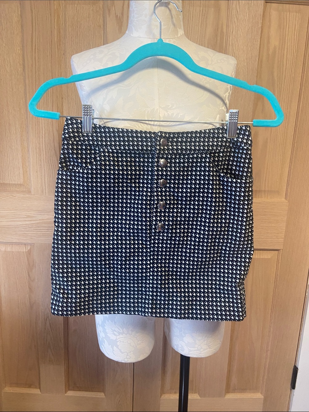 Forever 21 Black and White Houndstooth Button-Front Mini Skirt